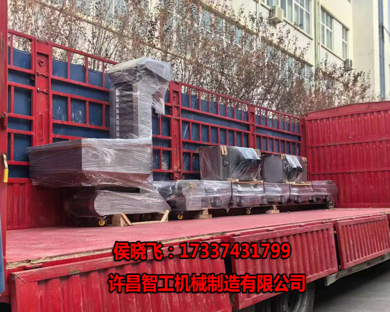 12.5日，許昌智工8米生產(chǎn)線(xiàn)裝車(chē)發(fā)貨